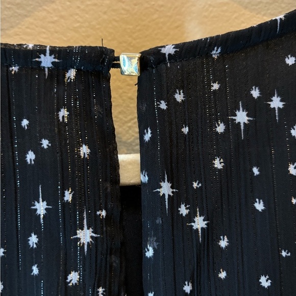 1.STATE black long sleeved starry night blouse with shoulder cut outs 🖤🖤 - Picture 2 of 7